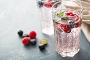 sparkling water with fruit 